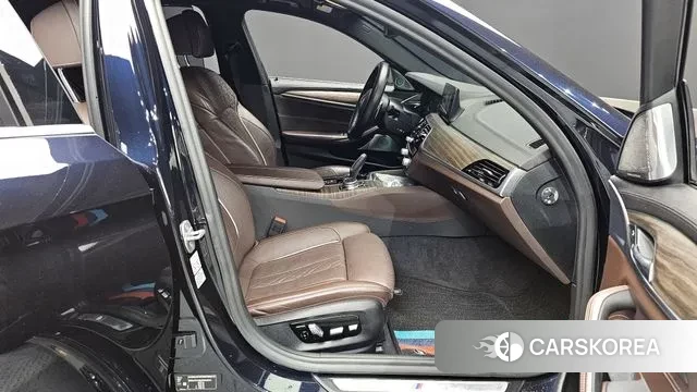 BMW 5 Series (G30) id 3552364 из Кореи 2