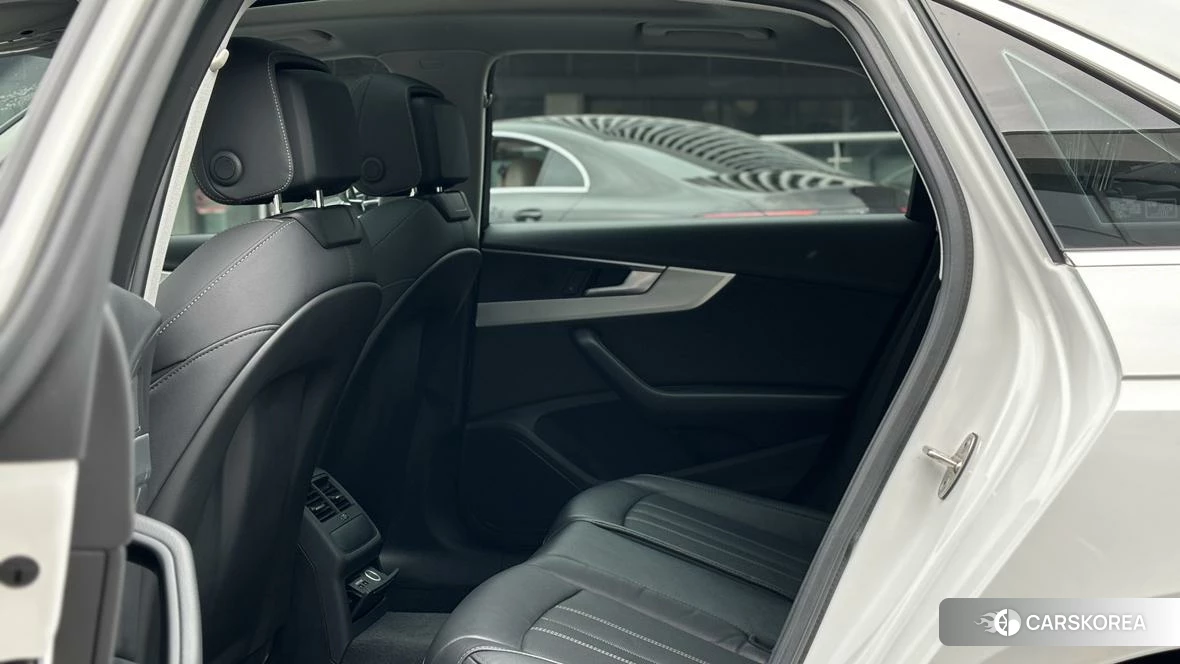 Audi A4L 2021 Белый из Китая, фото 2