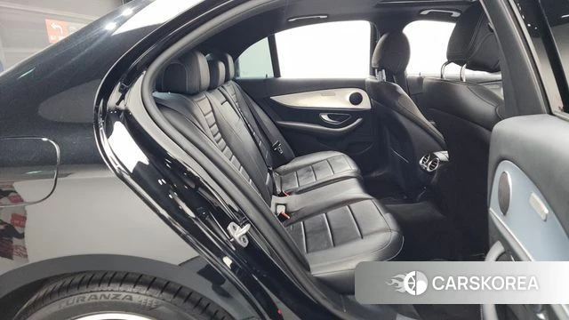 Mercedes-Benz E-Class W213 2019 Черный из Кореи, фото 2