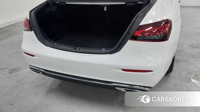 Mercedes-Benz E-Class W213 2020 Белый из Кореи, фото 2