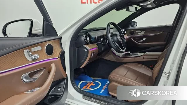 Mercedes-Benz E-Class W213 2021 Белый из Кореи, фото 2