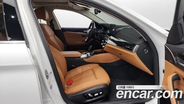 BMW 5 Series (G30) 2021 Белый из Кореи, фото 2