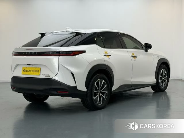 Lexus RZ 2023 Белый из Китая, фото 2