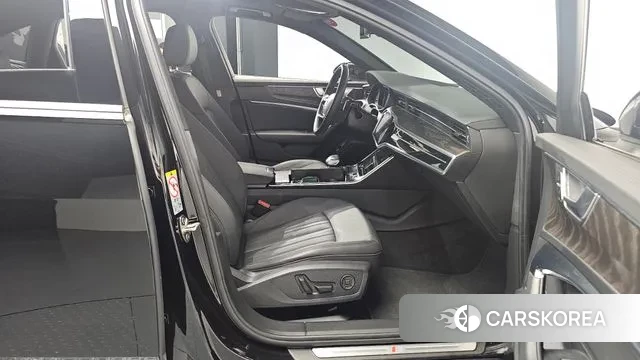 Audi A6 (C8) 2023 Черный из Кореи, фото 2