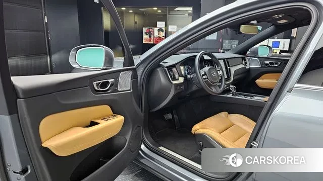 Volvo XC60 second Generation 2018 Серый из Кореи, фото 2