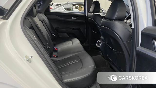 Kia The New K5 3rd generation 2024 Белый из Кореи, фото 2