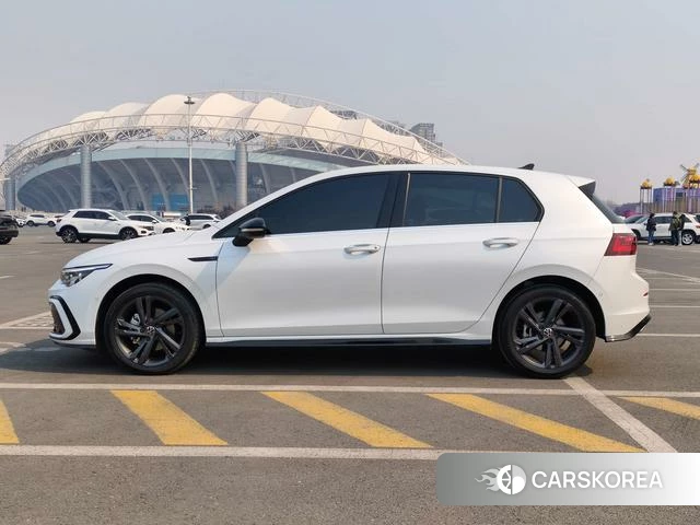 Volkswagen Golf 2022 Белый из Китая, фото 2