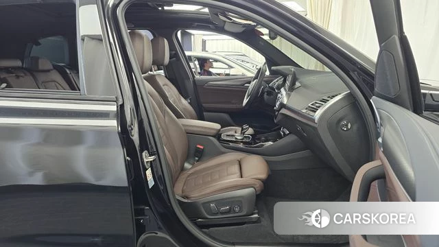 BMW X3 (G01) 2024 Черный из Кореи, фото 2