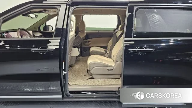 Kia Carnival 4th generation 2021 Черный из Кореи, фото 2