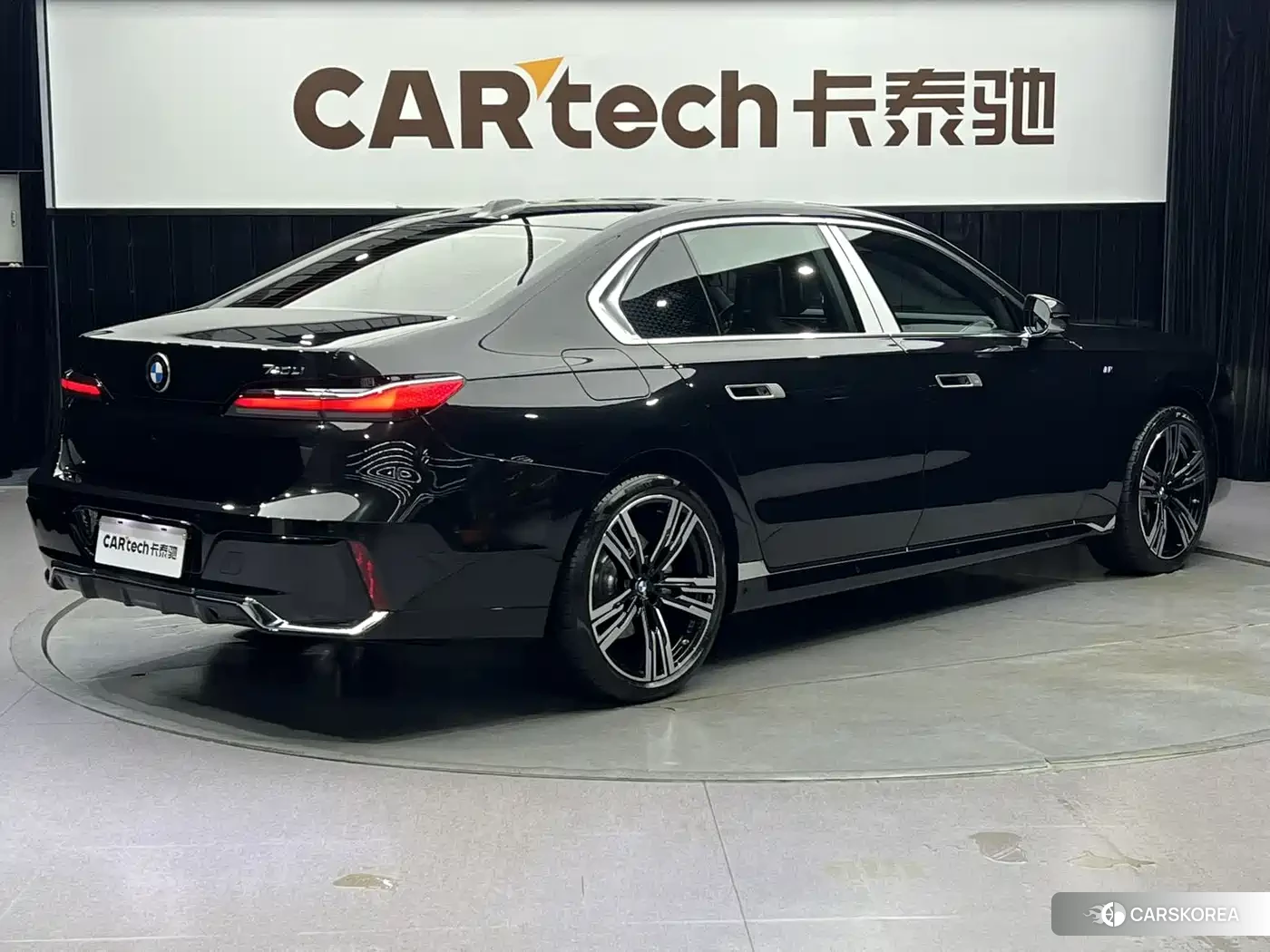 BMW 7 series 2024 Черный из Китая, фото 2