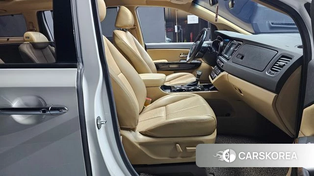 Kia The New Carnival 2019 Белый из Кореи, фото 2