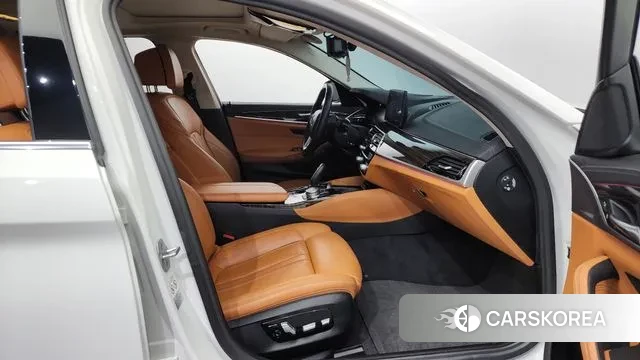 BMW 5 Series (G30) 2020 Белый из Кореи, фото 2