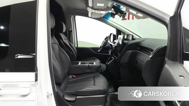 Hyundai Staria 2025 Белый из Кореи, фото 2