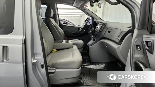 Hyundai The New Grand Starex 2018 Серебристо-серый из Кореи, фото 2