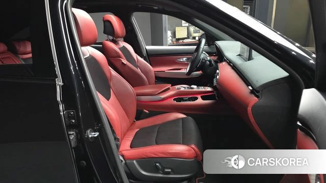 Genesis GV70 2021 Черный из Кореи, фото 2