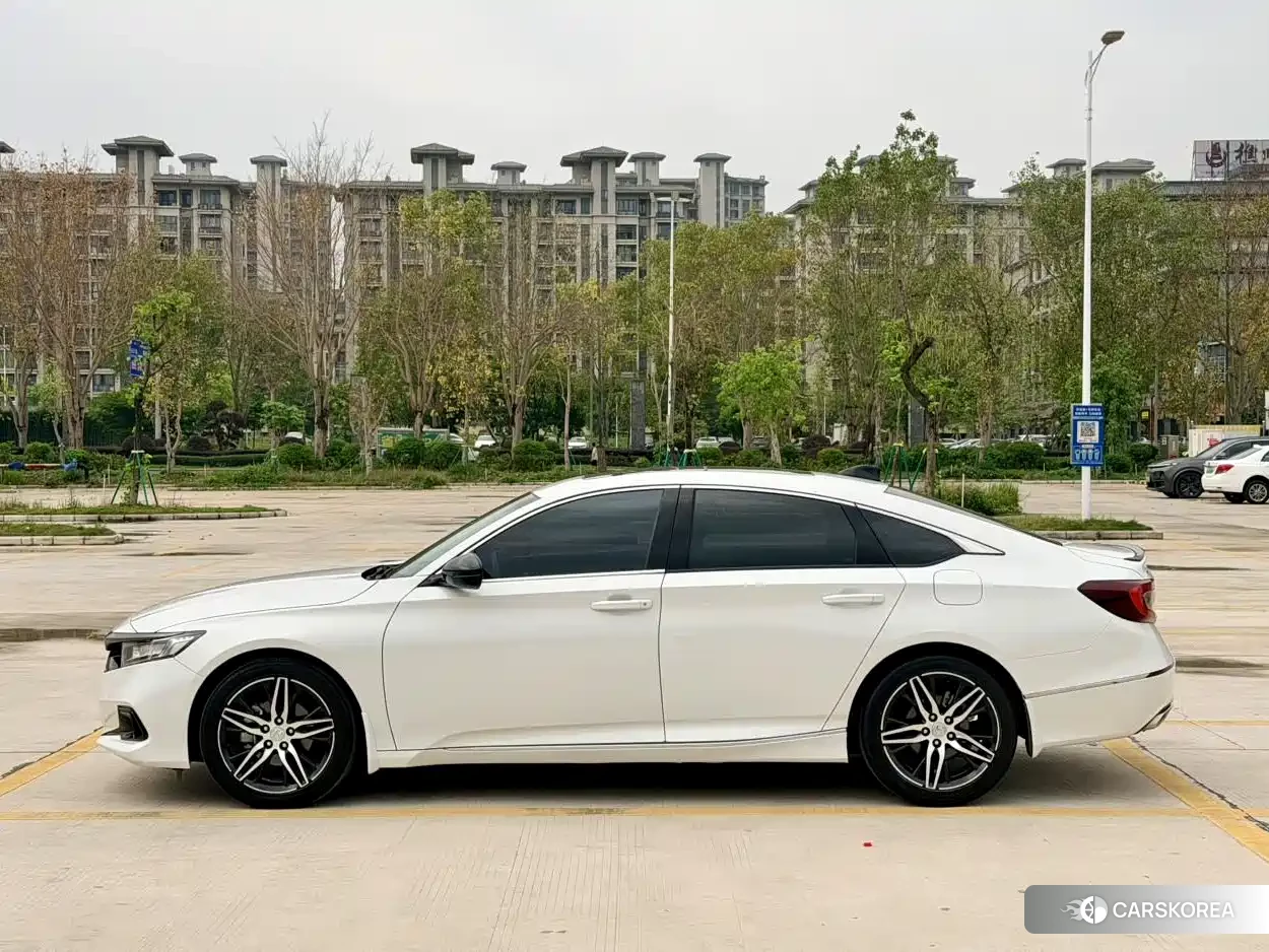 Honda Accord 2022 Белый из Китая, фото 2