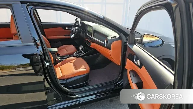 Kia The New K3 2nd generation 2024 Черный из Кореи, фото 2