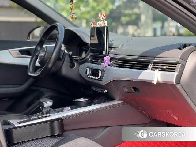 Audi A4L 2022 Темно-серый из Китая, фото 2