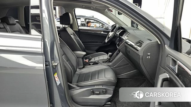 Volkswagen Tiguan second Generation 2022 Серый из Кореи, фото 2