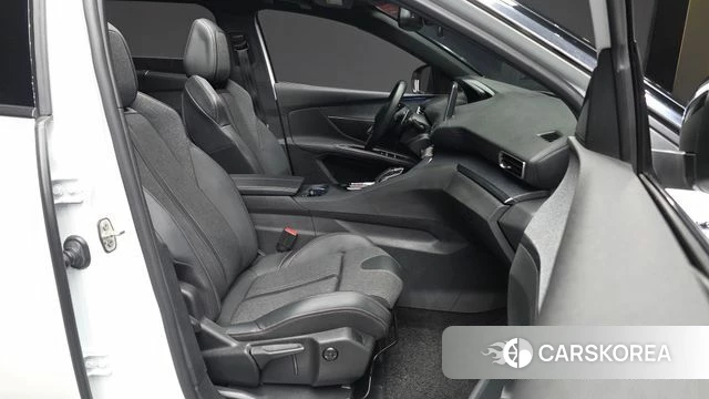 Peugeot 5008 second generation 2020 Белый из Кореи, фото 2
