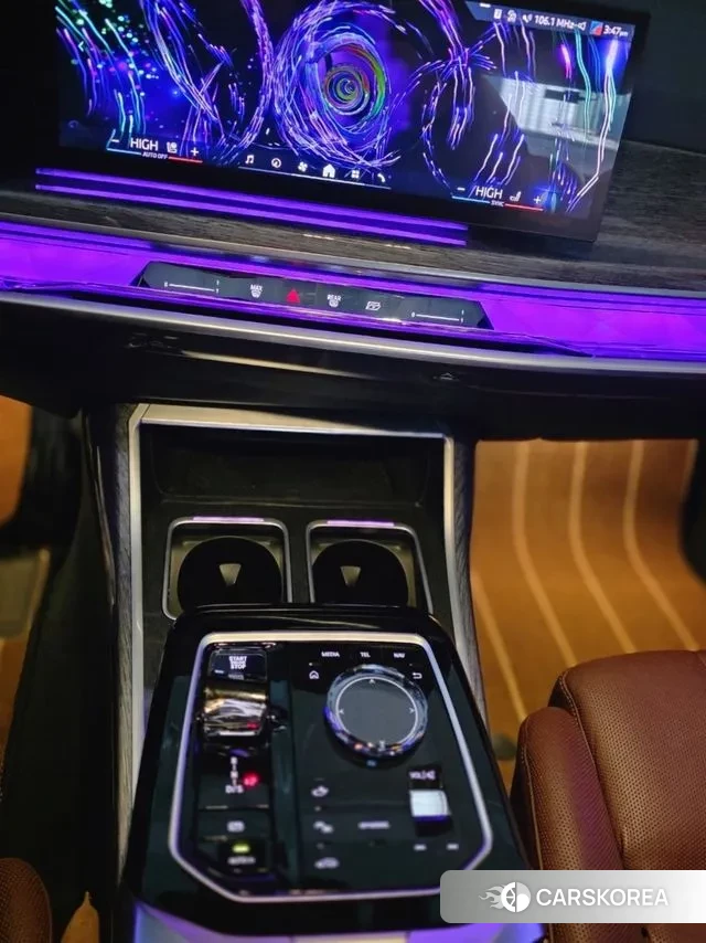 BMW 7 Series (G70) 2023 Белый из Кореи, фото 2