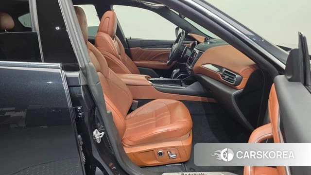 Maserati Levante 2021 Черный из Кореи, фото 2