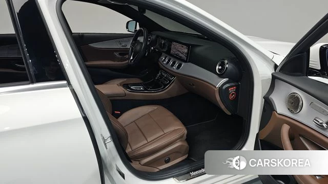 Mercedes-Benz E-Class W213 2020 Белый из Кореи, фото 2