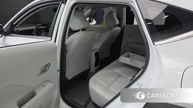 Hyundai Kona (SX2) 2023 Белый из Кореи, фото 2