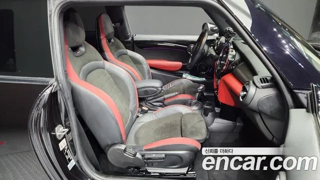 Mini Cooper S 2019 Черный из Кореи, фото 2