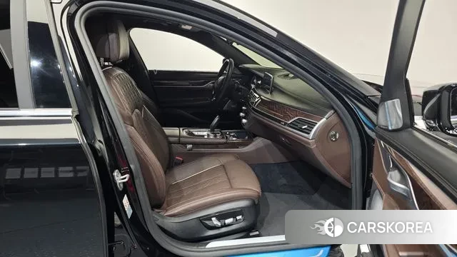 BMW 7 Series (G11) 2018 Черный из Кореи, фото 2