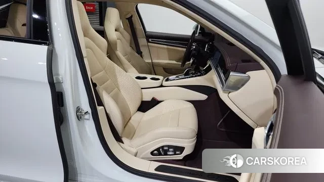 Porsche Panamera (971) 2020 Белый из Кореи, фото 2