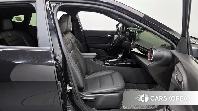 Chevrolet (GM Daewoo) Trax Crossover 2024 Черный из Кореи, фото 2