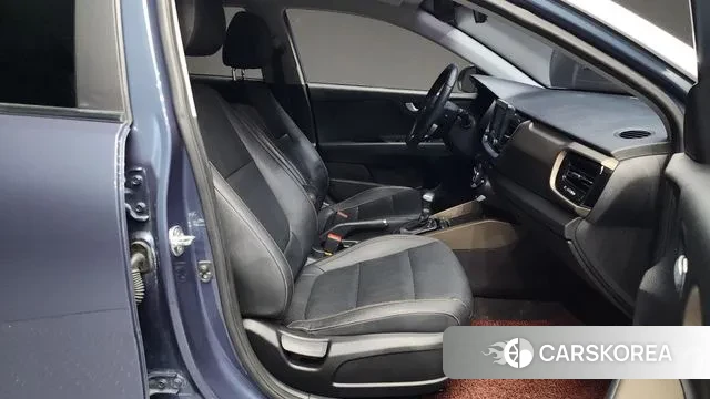 Kia Stonic 2018 Синий из Кореи, фото 2