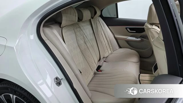 Mercedes-Benz E-Class W214 2024 Белый из Кореи, фото 2