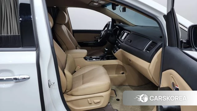 Kia The New Carnival 2018 Белый из Кореи, фото 2