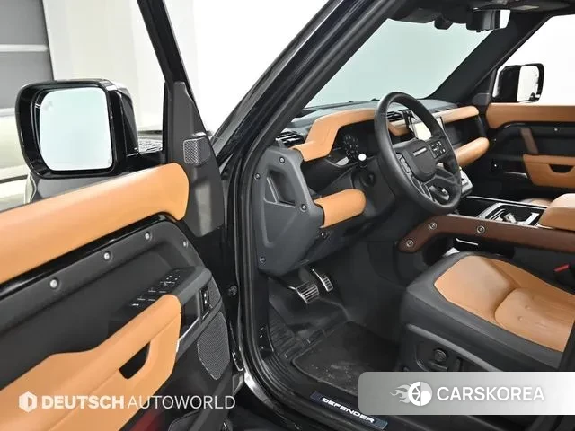 Land Rover Defender (L663) 2024 Черный из Кореи, фото 2