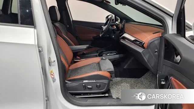 Volkswagen ID.4 2023 Белый из Кореи, фото 2