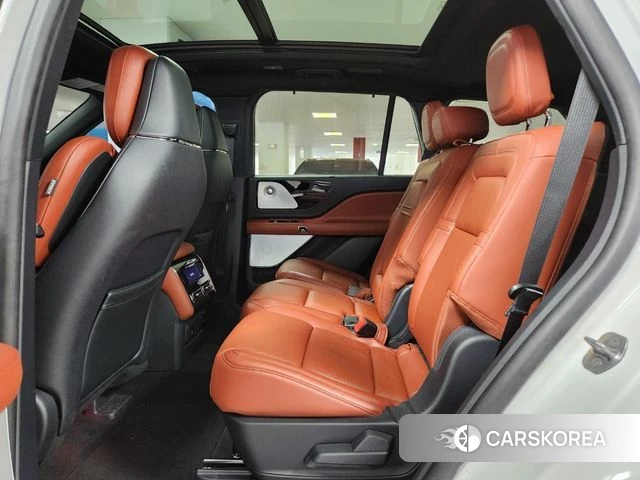 Lincoln Aviator 2nd generation 2024 Белый из Кореи, фото 2
