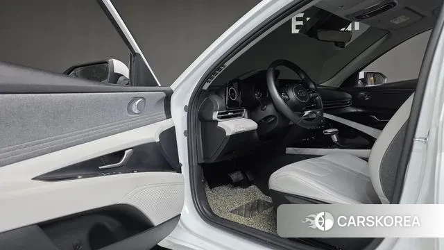 Hyundai Avante (CN7) 2022 Белый из Кореи, фото 2