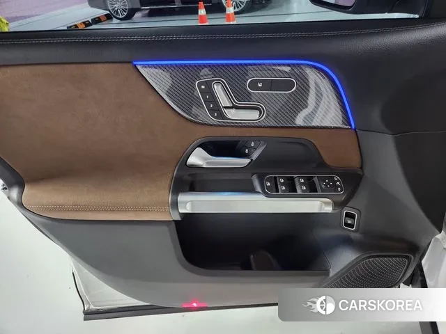 Mercedes-Benz GLB-Class X247 2025 Белый из Кореи, фото 2