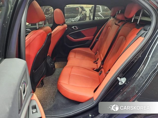 BMW 1 Series (F40) 2021 Черный из Кореи, фото 2