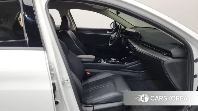 Kia The New K5 3rd generation 2024 Белый из Кореи, фото 2