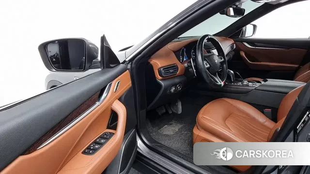 Maserati Levante 2020 Серый из Кореи, фото 2