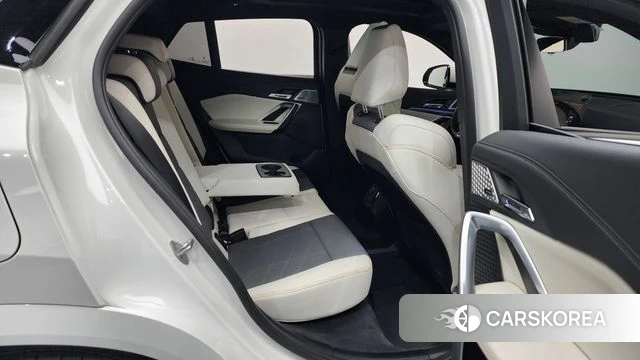BMW X2 (U10) 2024 Белый из Кореи, фото 2