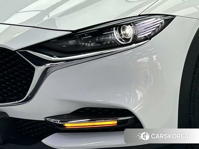 Mazda CX-4 2023 Белый из Китая, фото 2