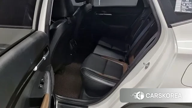 Kia Seltos 2022 Белый из Кореи, фото 2