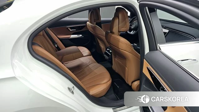 Mercedes-Benz E-Class W214 2025 Белый из Кореи, фото 2