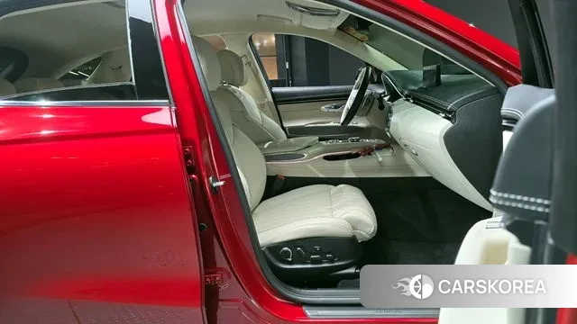 Genesis GV70 2022 Красный из Кореи, фото 2