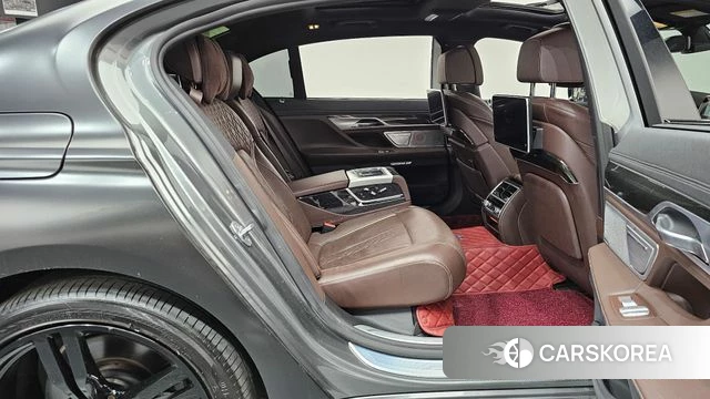 BMW 7 Series (G11) 2018 Черный из Кореи, фото 2