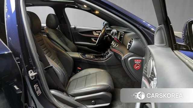 Mercedes-Benz E-Class W213 2023 Синий из Кореи, фото 2